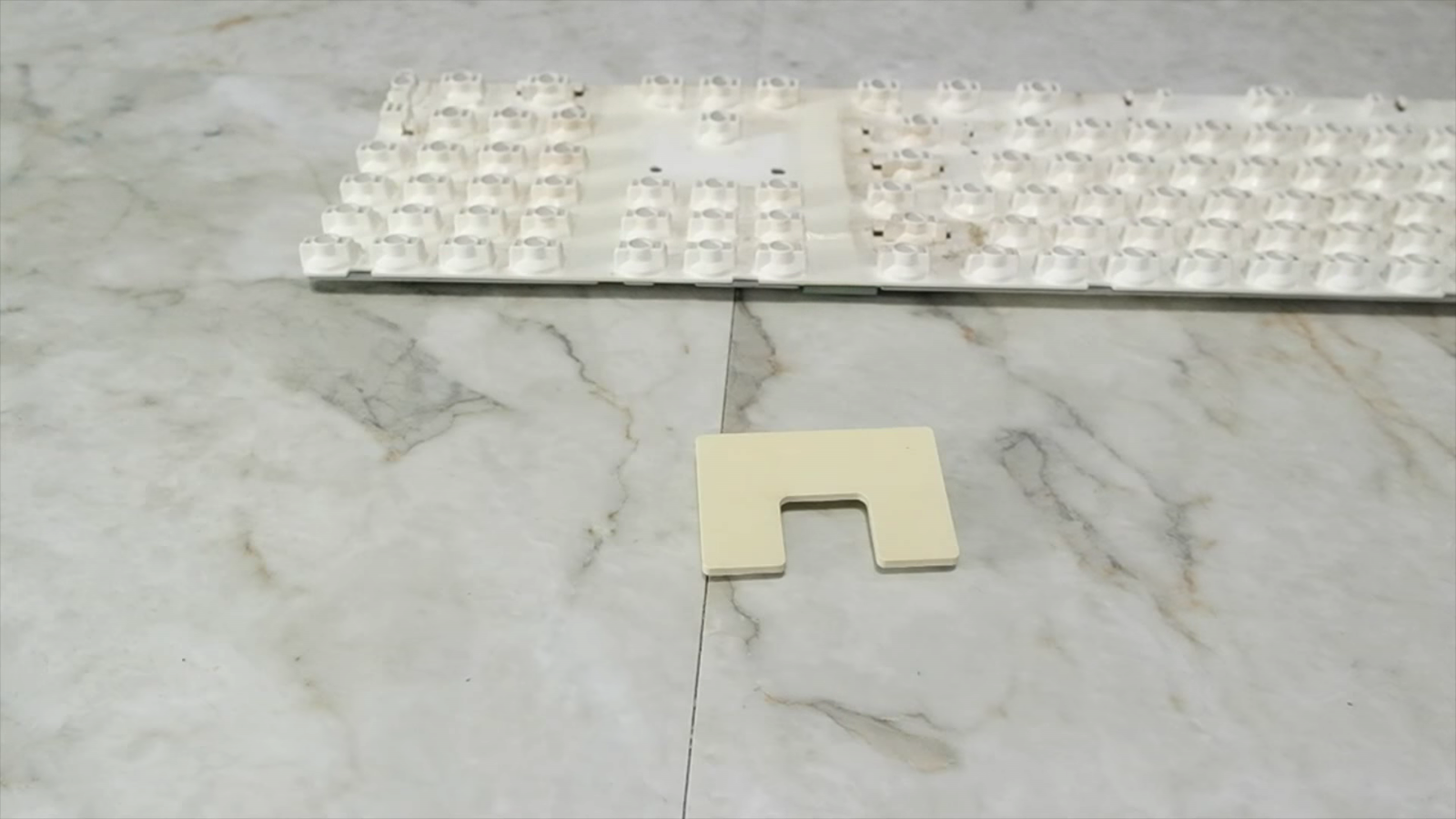 Restoring an Apple A1048 Keyboard Trybotics