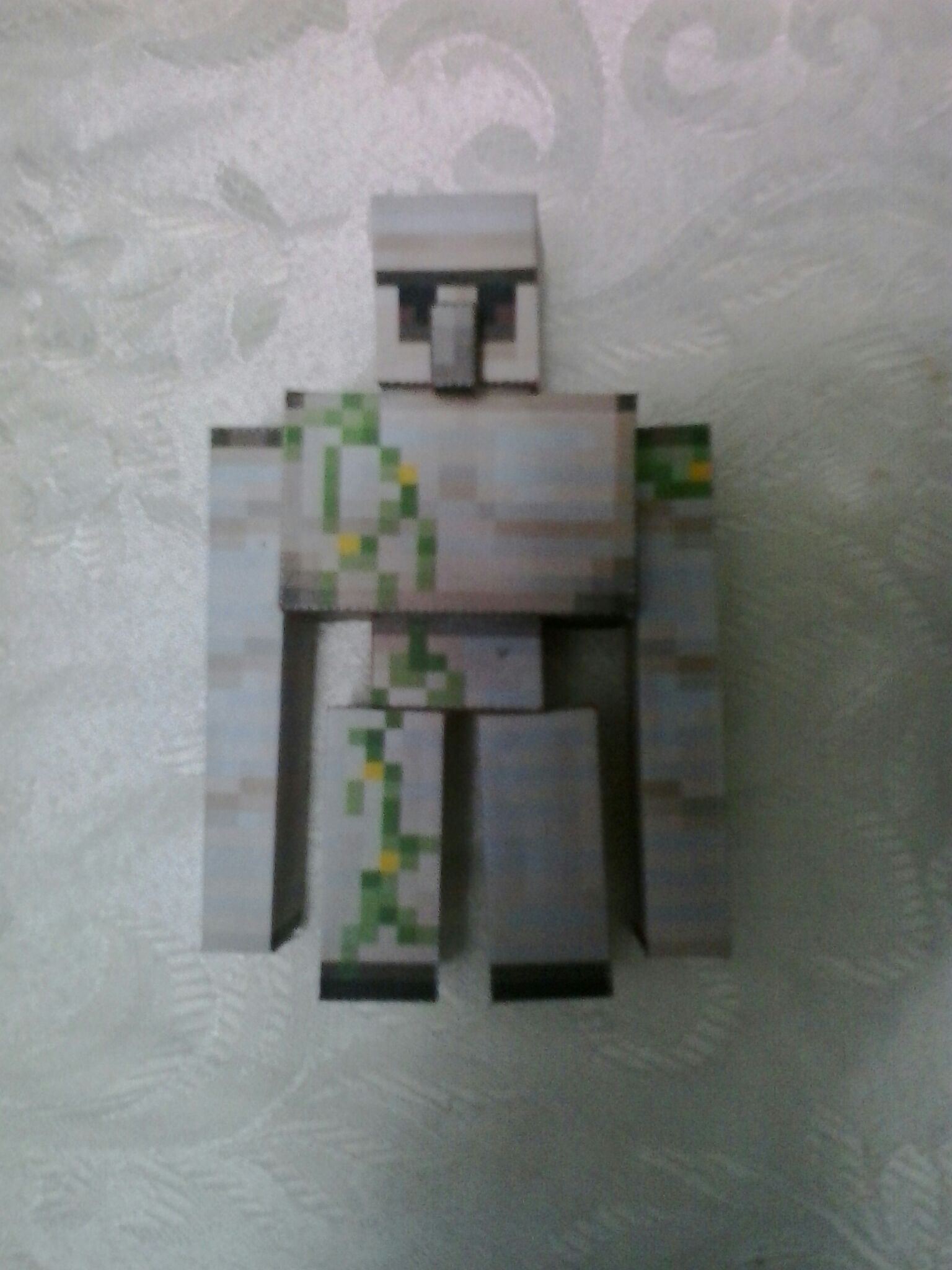 Minecraft Iron Golem Papercraft : 4 Steps - Instructables