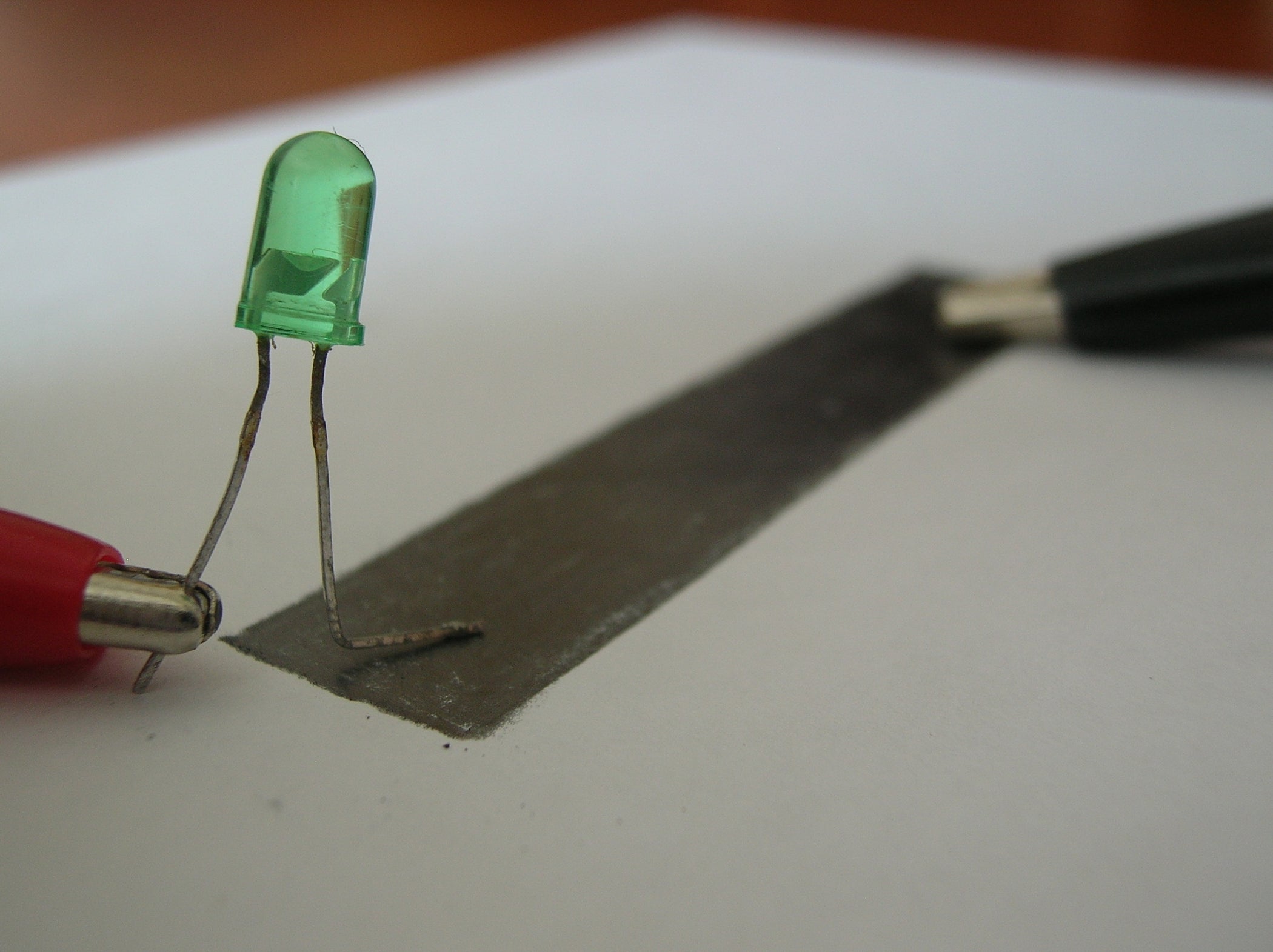 Make a Pencil's Lead Potentiometer (Experimentations) 6 Steps (with