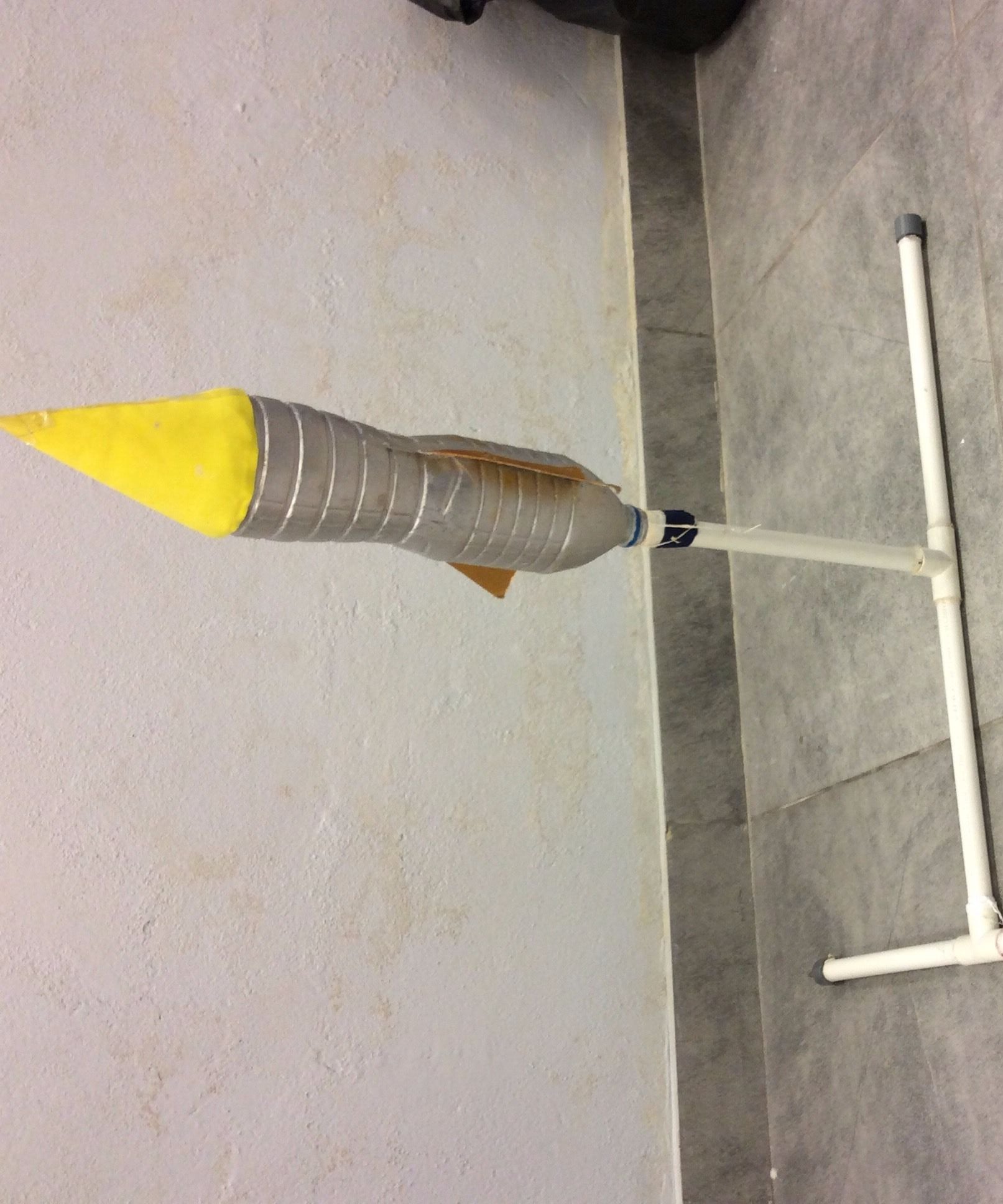 HOMEMADE WATER ROCKET!! EASY TO MAKE!!!!! 5 Steps Instructables