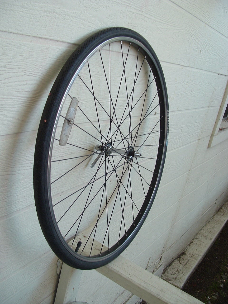 Poor Man's Painted Bicycle Wheel (Lacing Included) 8 Steps