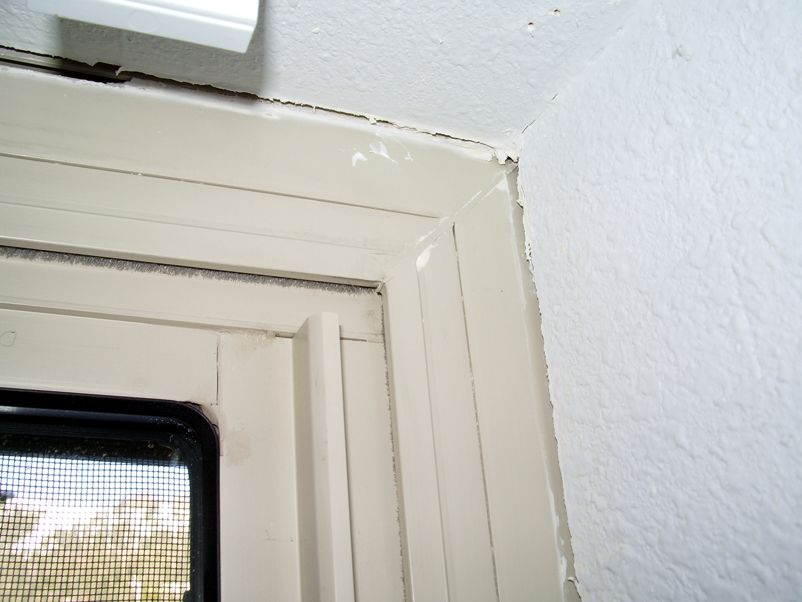 How To Recaulk Window Panes 5 Steps With Pictures