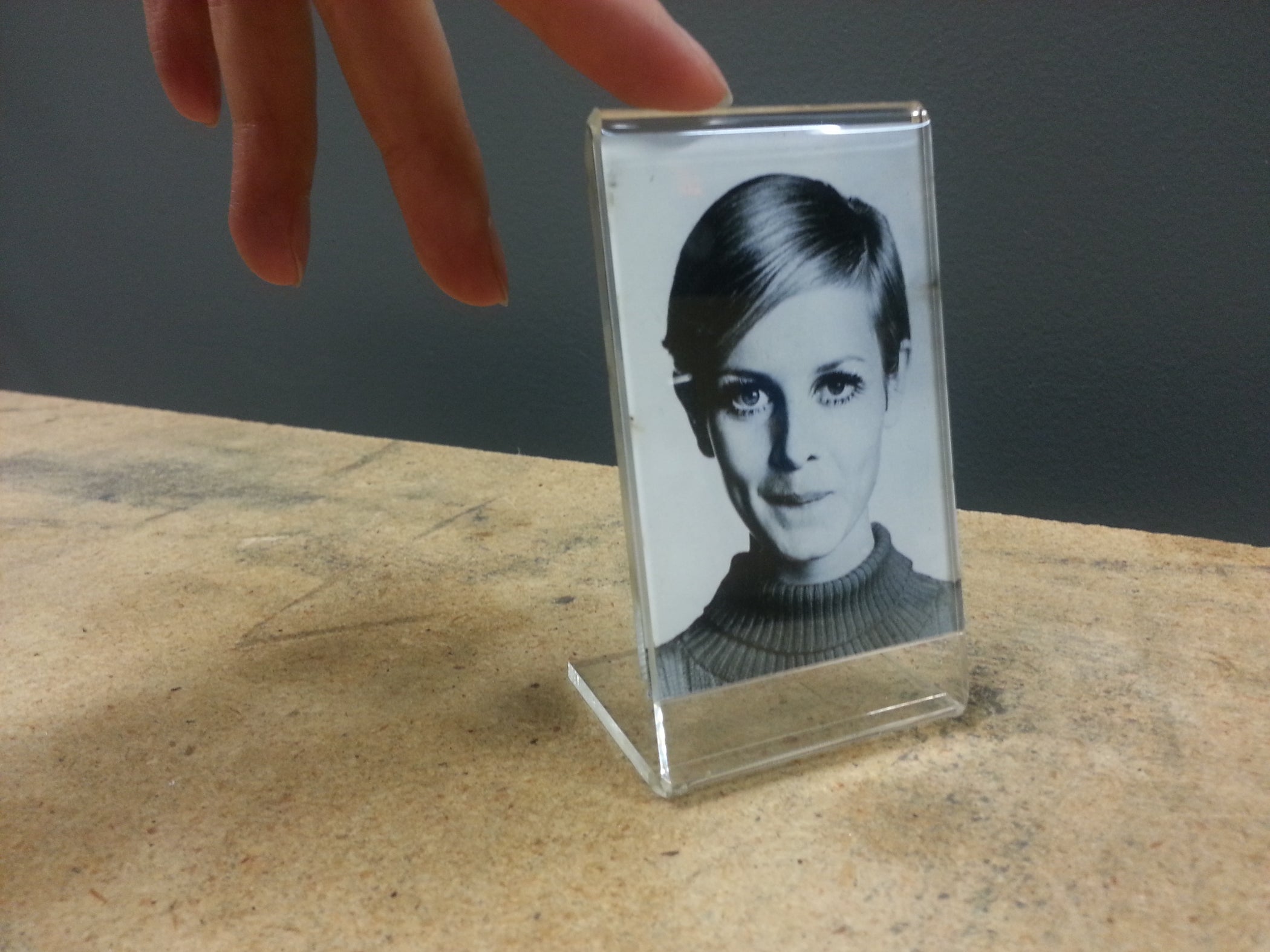 Custom Miniature Minimalist Picture Frame : 7 Steps (with ...