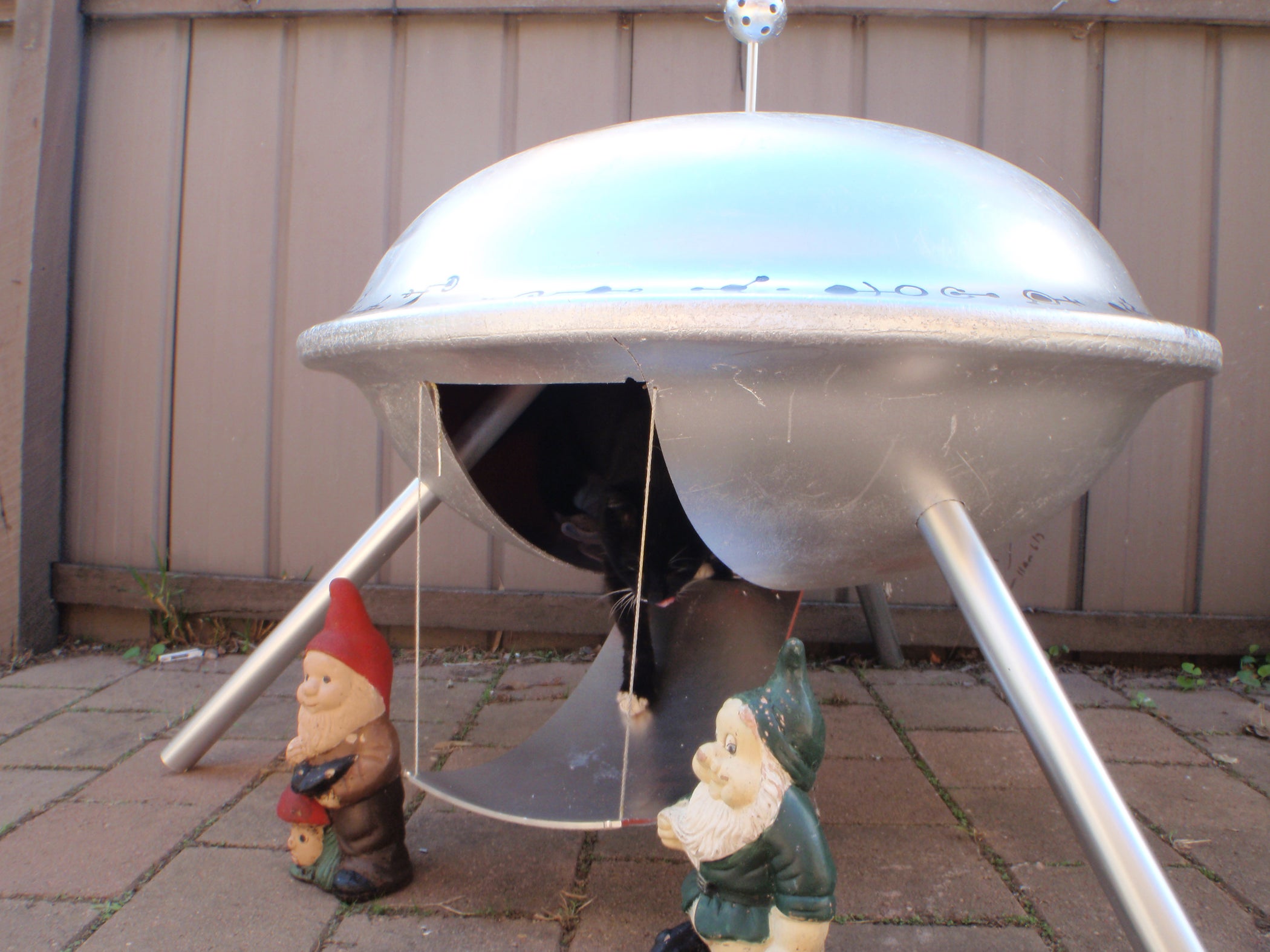 Flying Saucer Pet House 10 Steps (with Pictures) Instructables