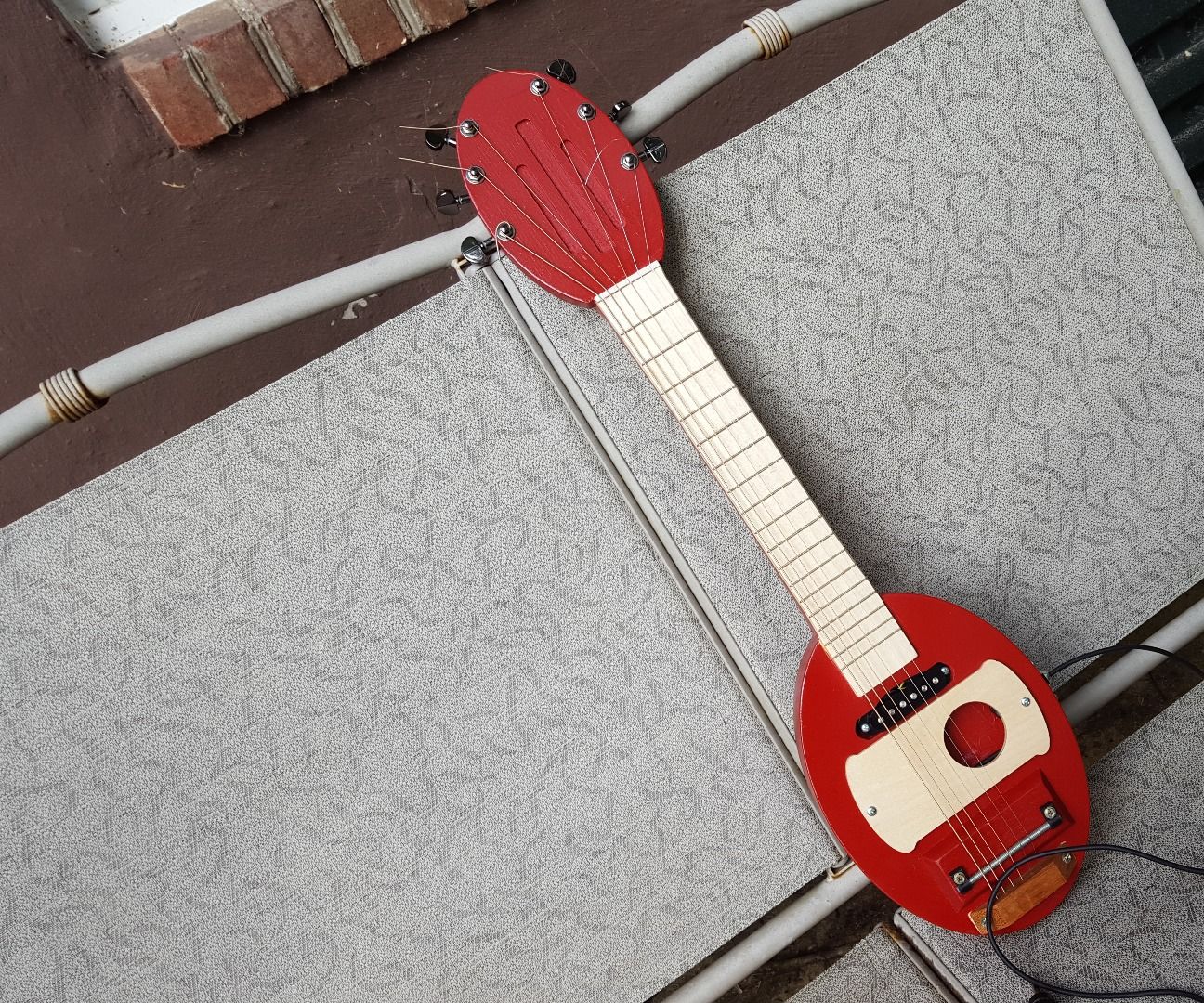 35 DIY Electric Travel Guitar Instructables