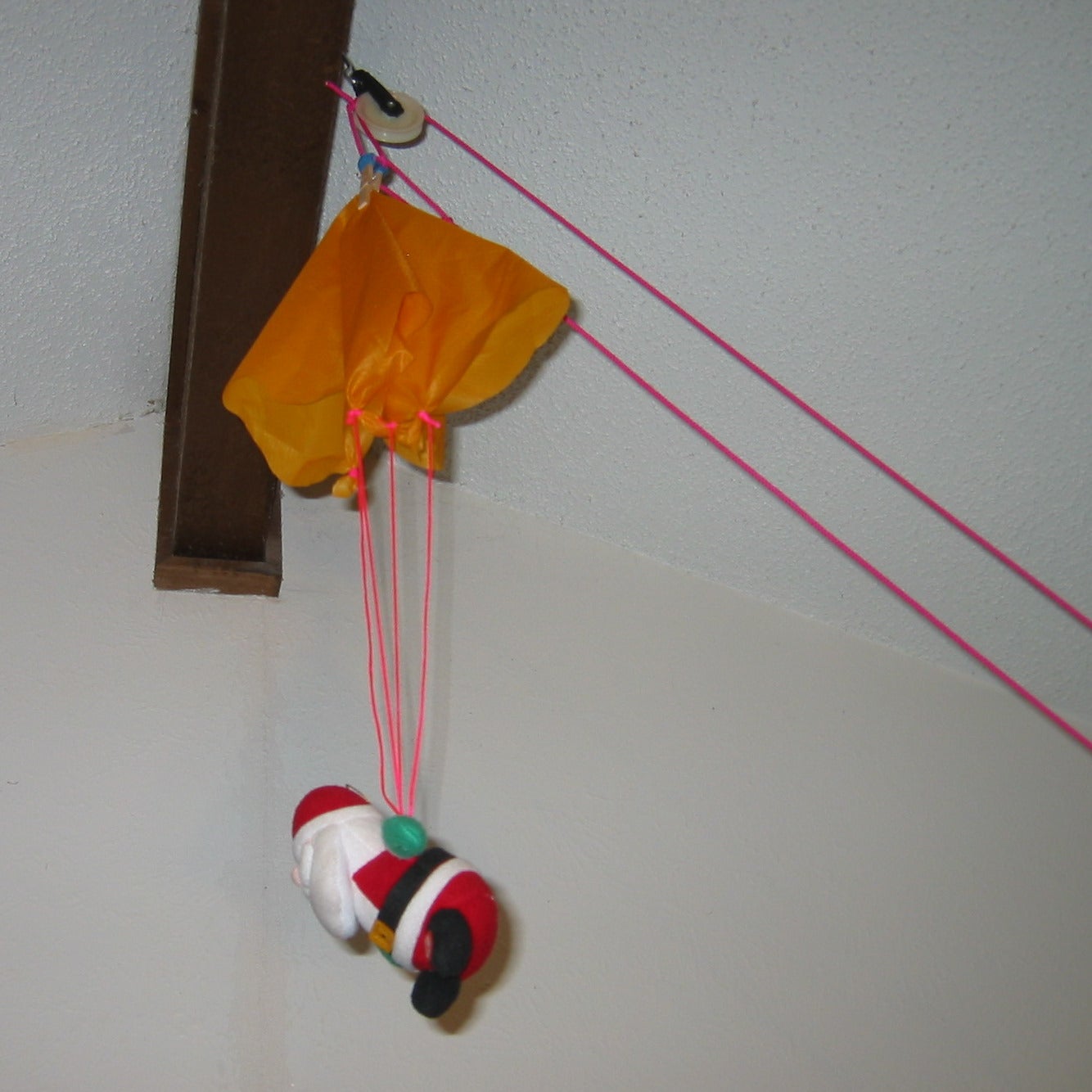 Parachute Man Pulley Launch System 8 Steps (with Pictures)