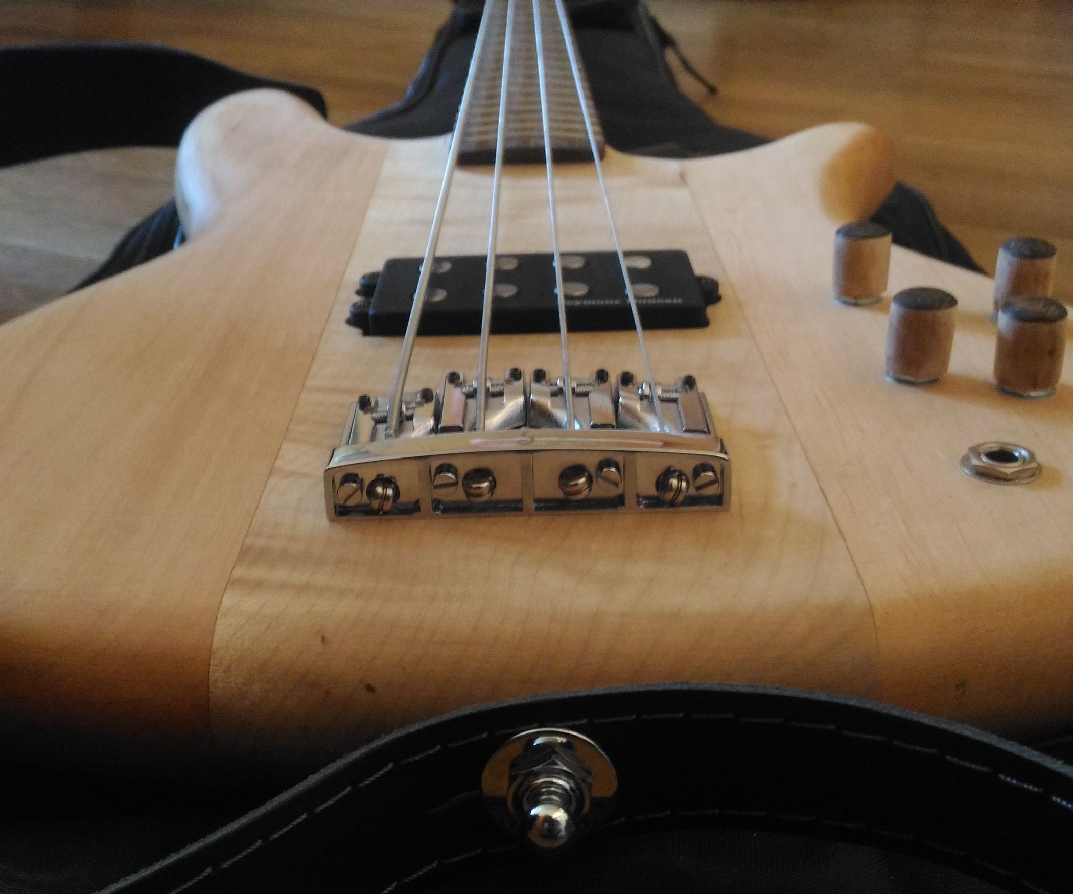 Neck Through Bass Guitar 13 Steps (with Pictures)