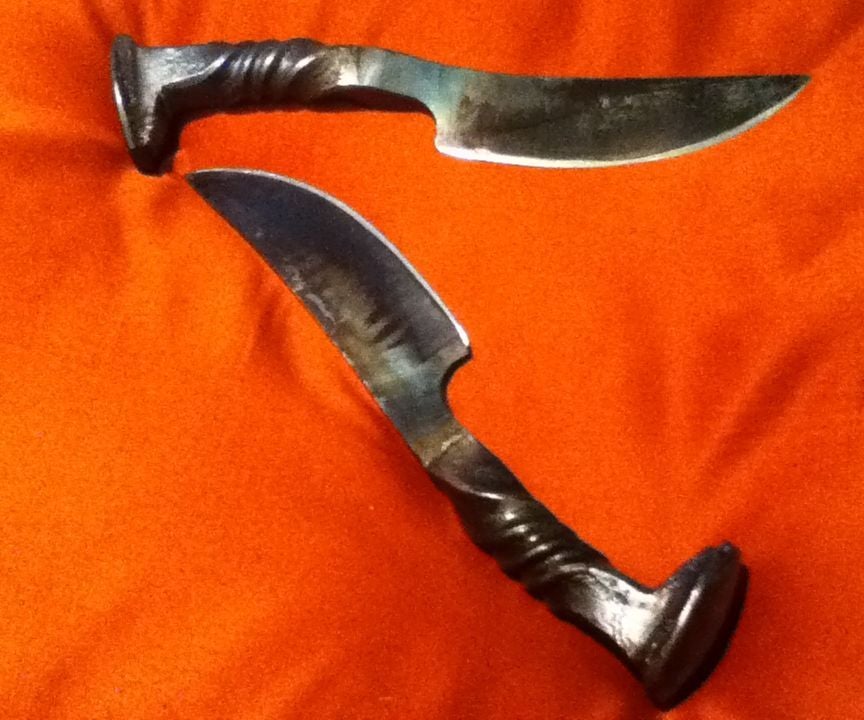 Belt Sheaths for Knives (with Thigh Strap) 4 Steps (with Pictures