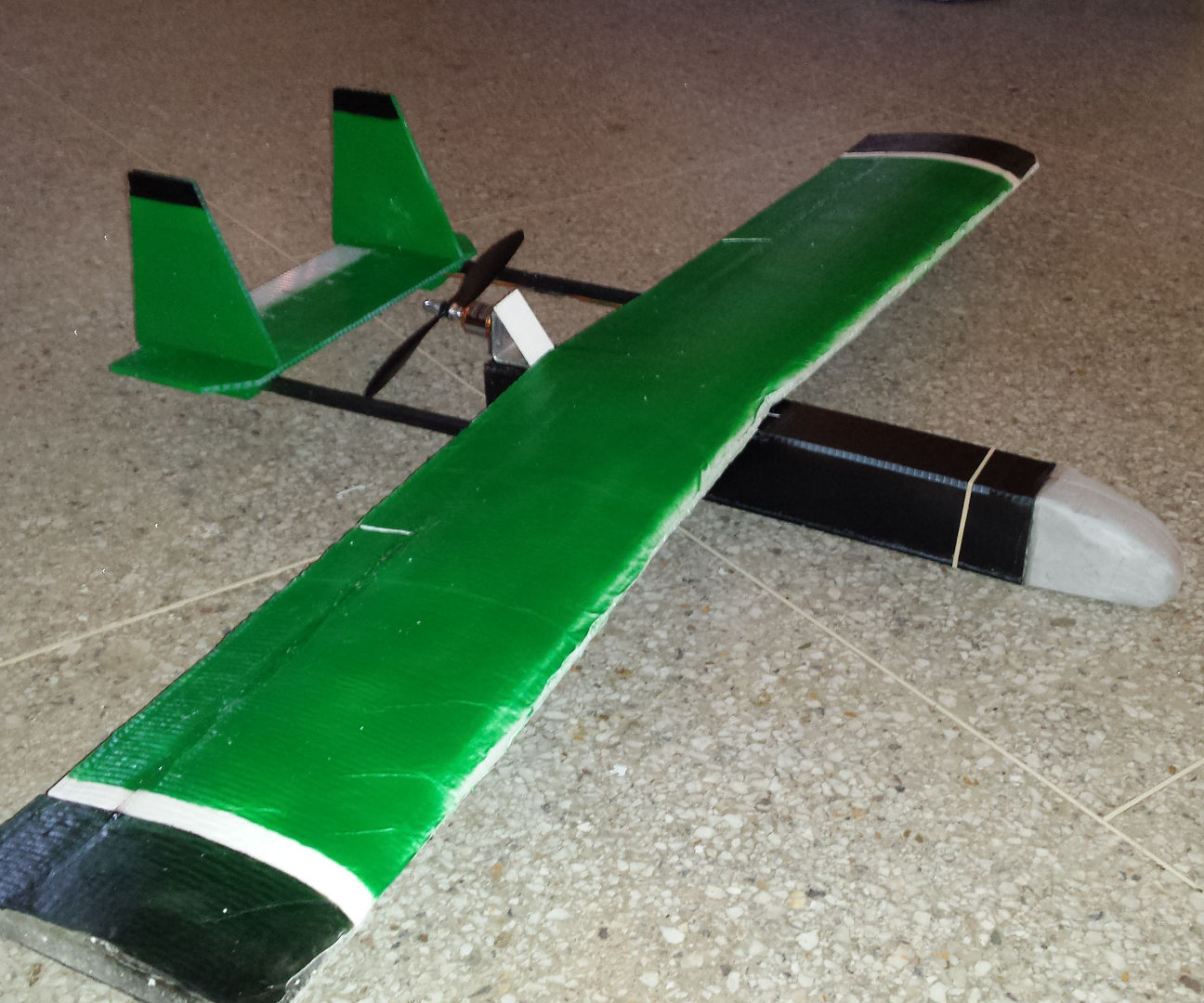 twin boom rc plane