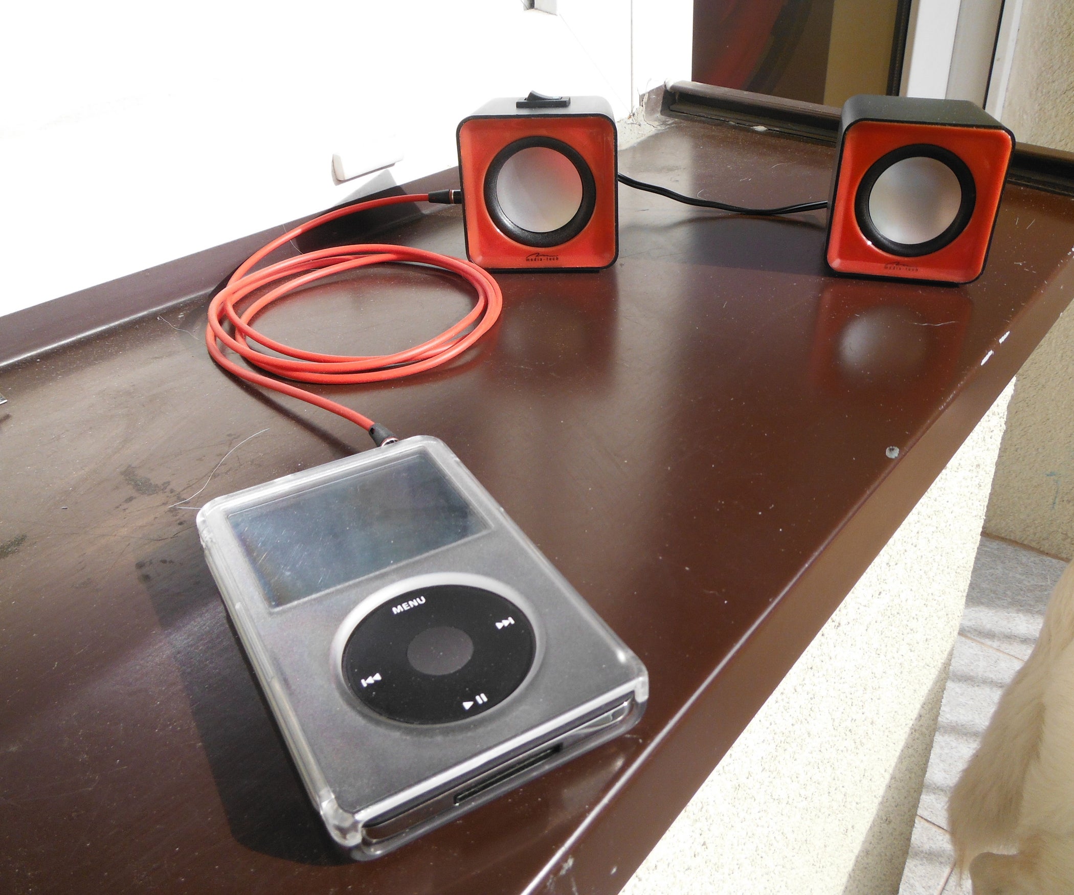 USB Speakers Into Portable Battery Powered Speakers! 6 Steps (with