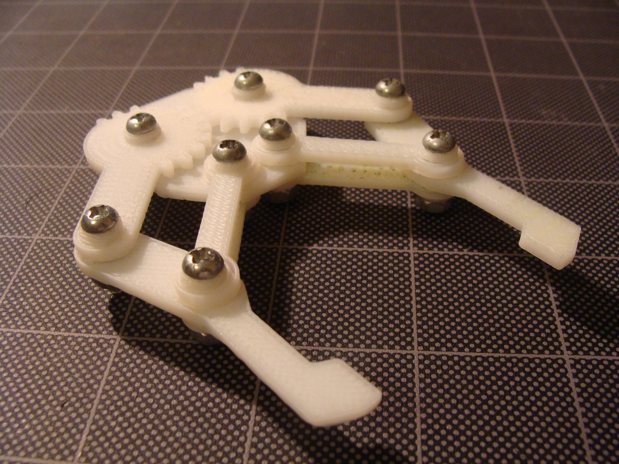 Simple Robot Claw Instructables simple-robot-claw-instructables