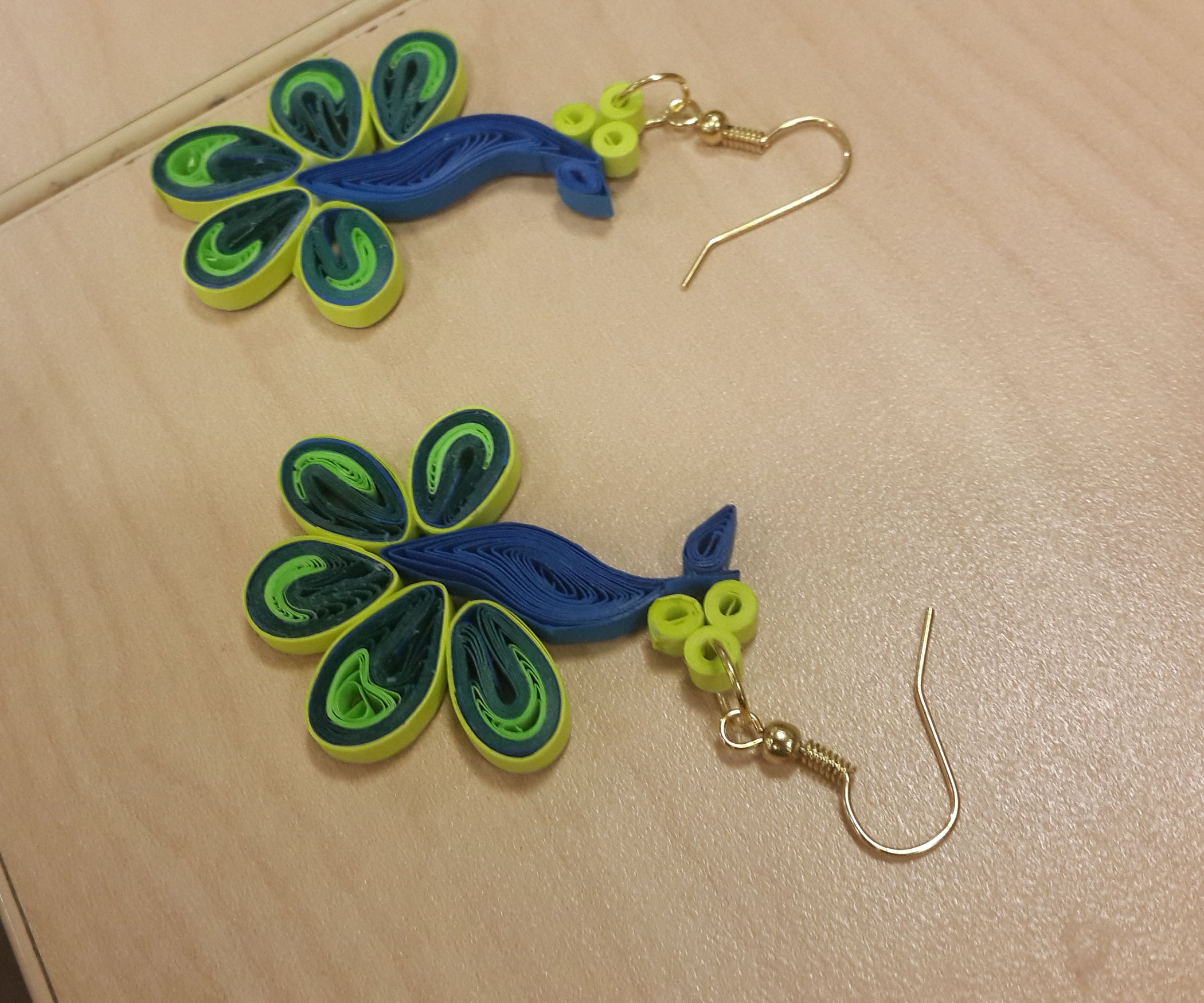 Quilled Peacock Earring 3 Steps