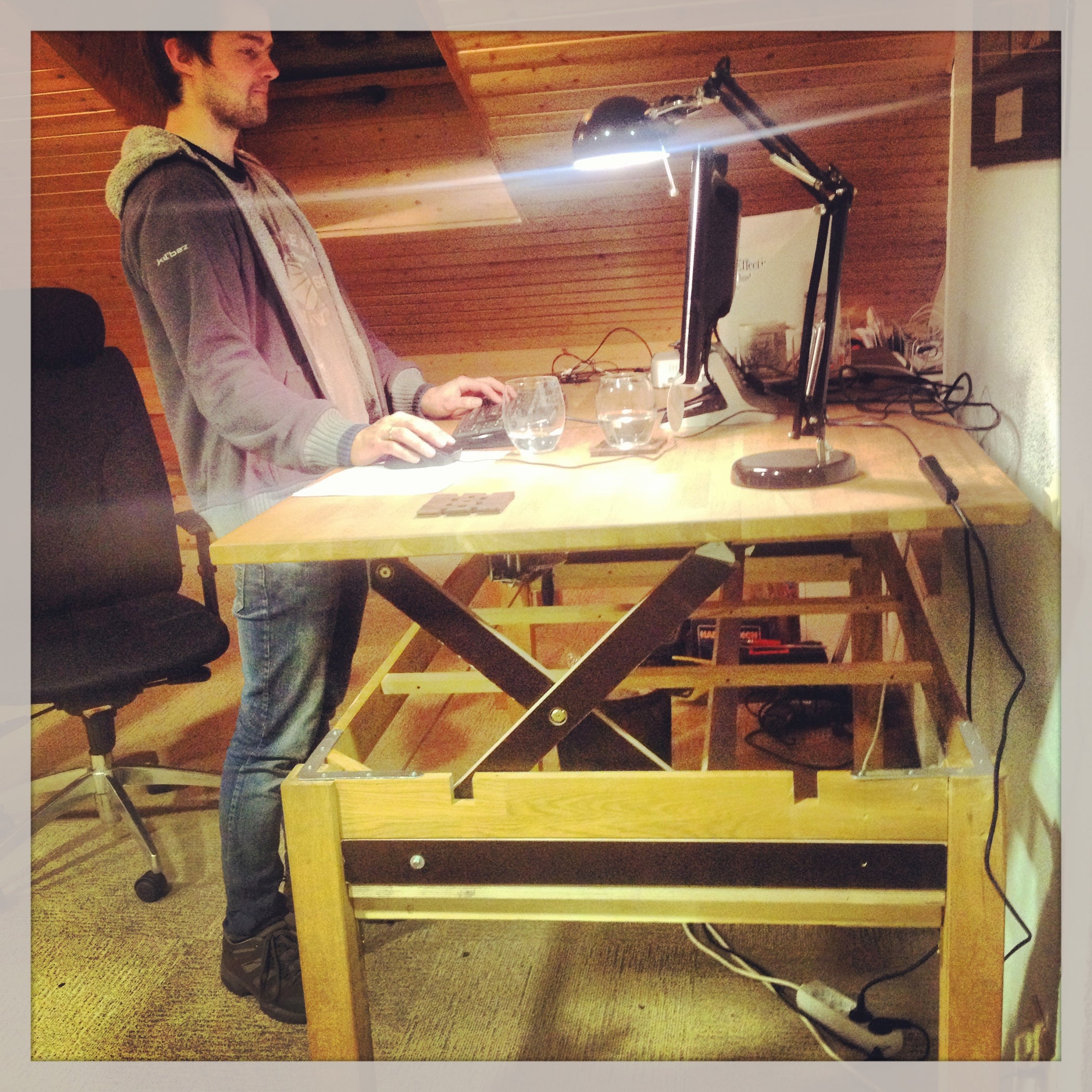 Liftable / Standup / Rising Desk / Table (with Pictures) Instructables