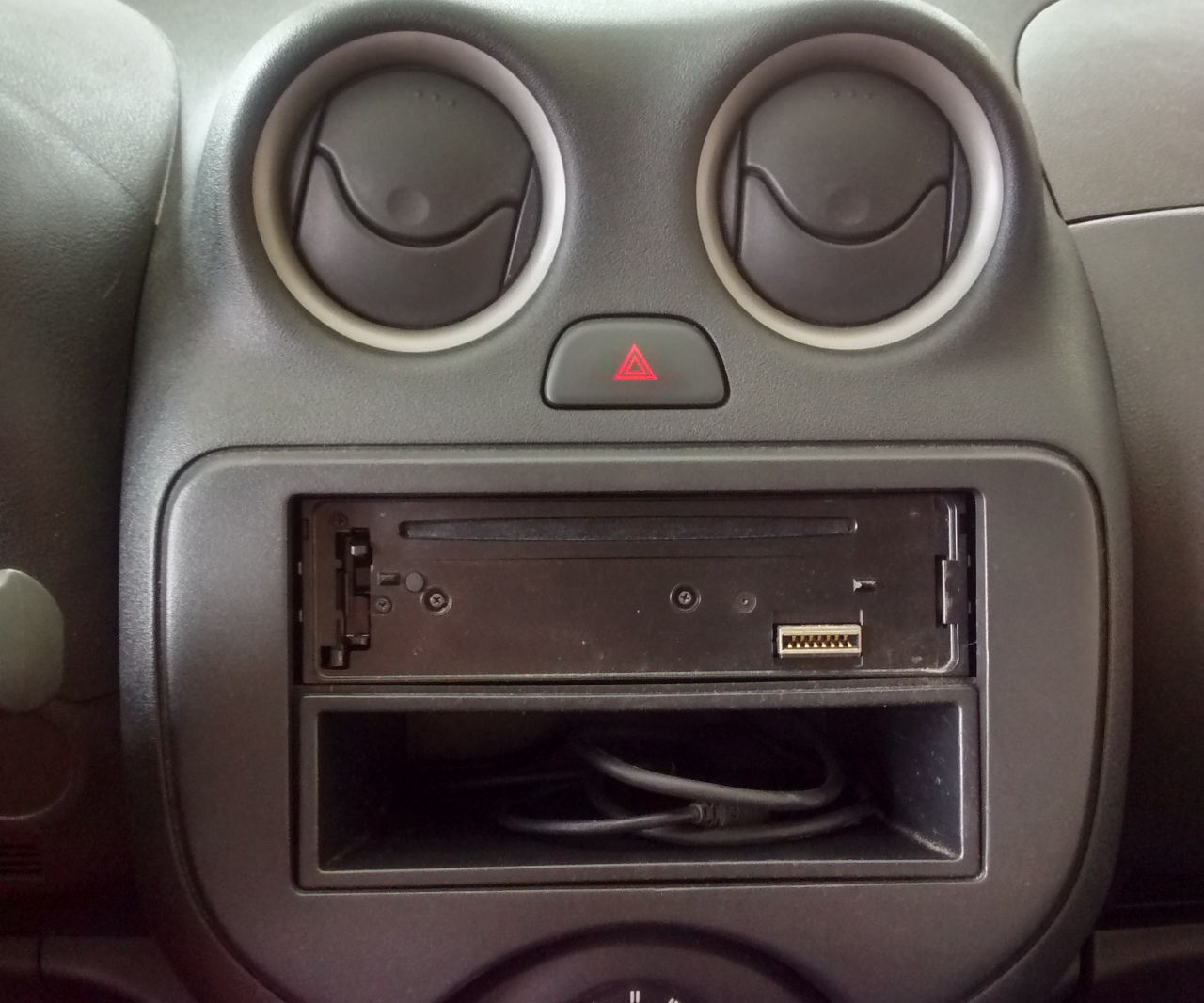 Hidden Garage Door Opener (UPDATED) : 5 Steps (with Pictures