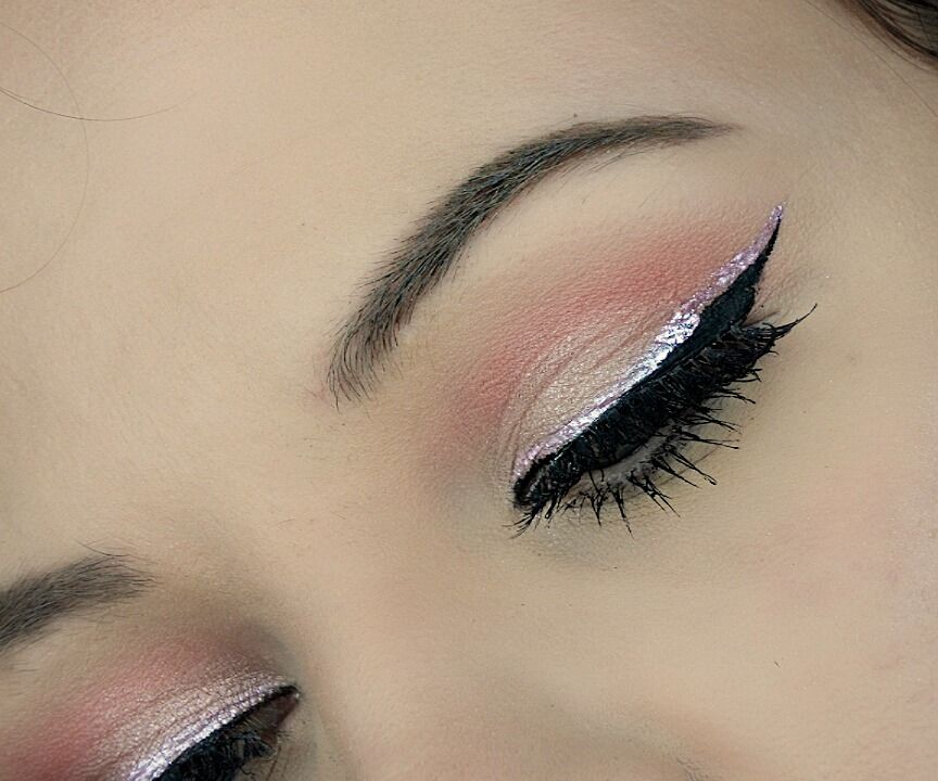 Glitter Winged Eyeliner Makeup Tutorial Danielle Scott 6 Steps (with