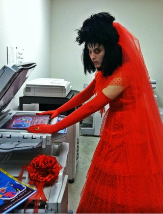 Beetlejuice Lydia S Wedding Dress 4 Steps With Pictures Instructables