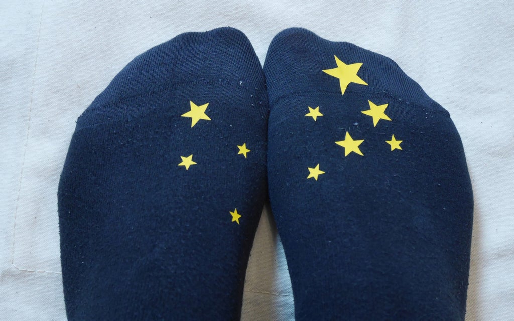 Sock Repair Quick and Creative 3 Steps (with Pictures)